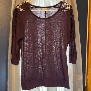 Vanity Blouse with Lace sleeves